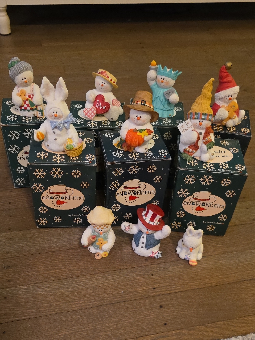 Snowonders: Snowmen Festive Figurine Collection Set Of 10. Vintage